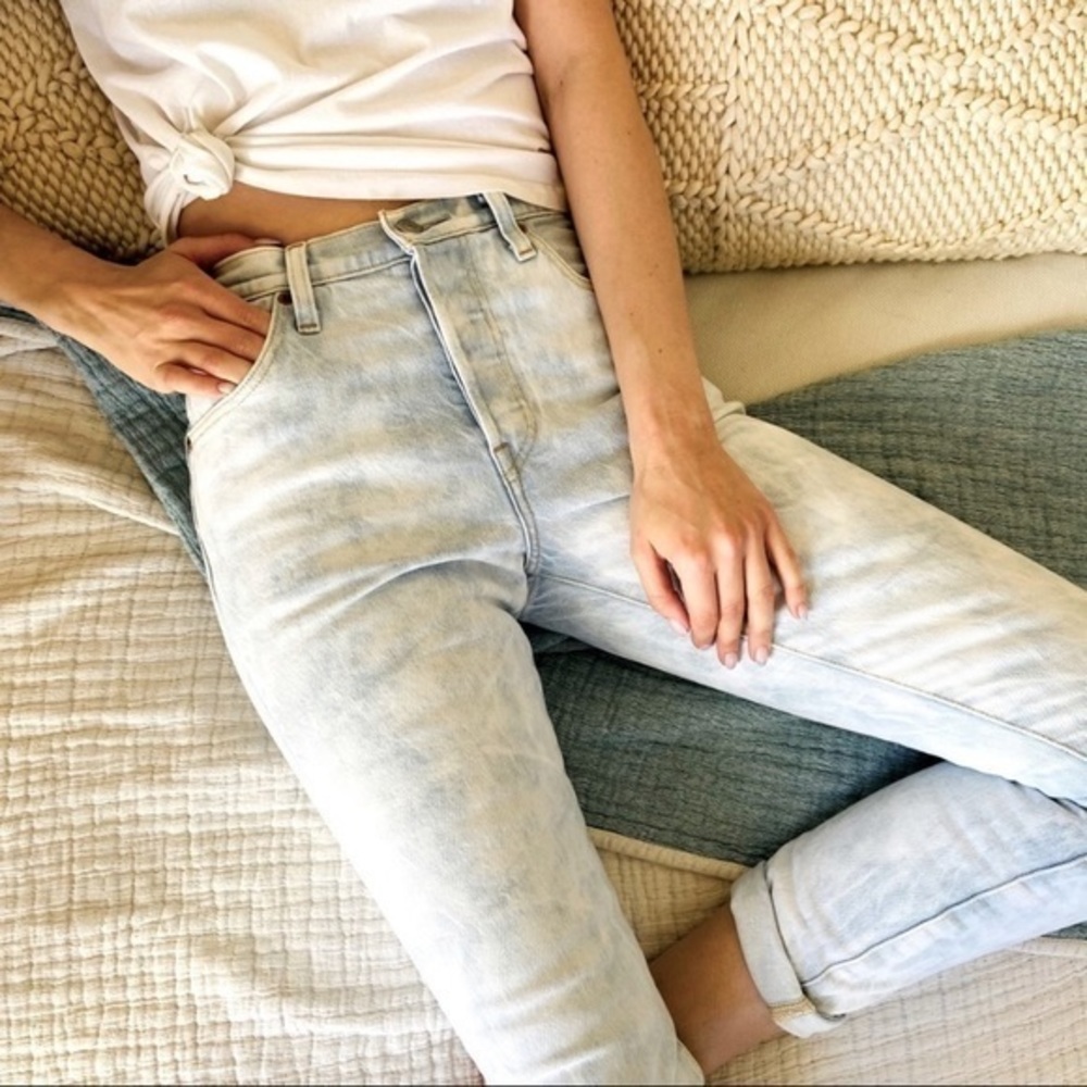 WOMEN’S PREMIUM LEVIS 501 HIGH RISE SKINNY LIGHT WASH SIZE 26